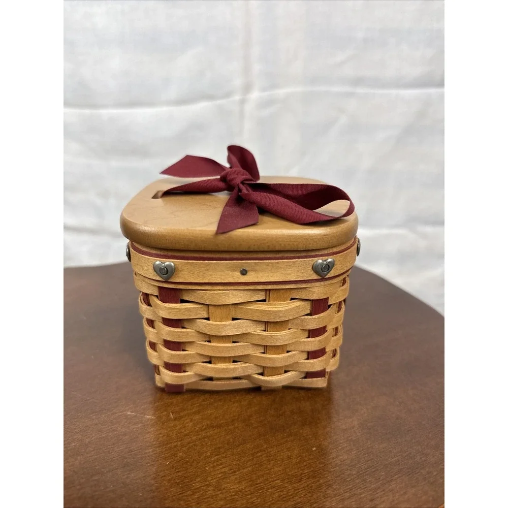 Longaberger 2002 Small Sweetest Gift Sweetheart Basket, Protector & Ribbon‎ Lid,